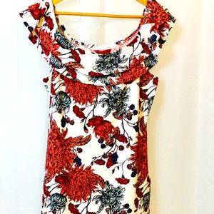 HOT KISS GORGEOUS AND FLATTERING MIDI DRESS IN TSHIRT MATERIAL. NEVER WORN.